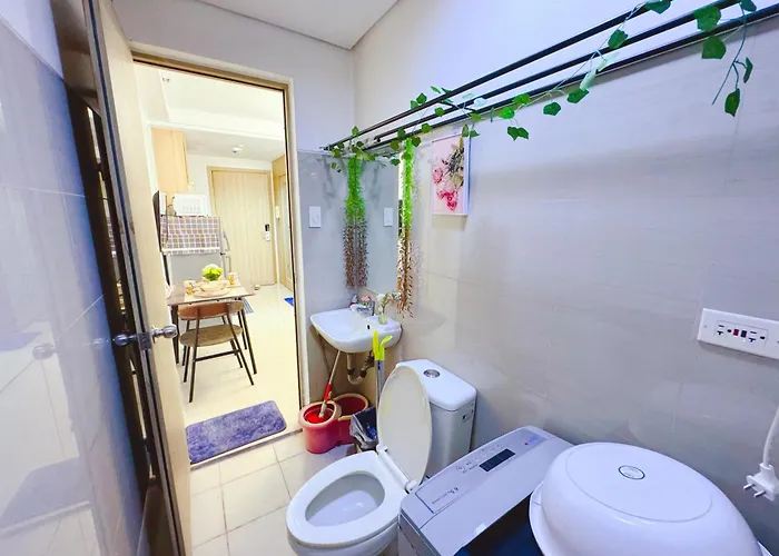 Shore 2br Bay View Tower A * Manila